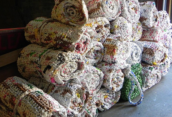 Crochet Sleeping Mats for Homeless People Using Plastic Grocery Bags