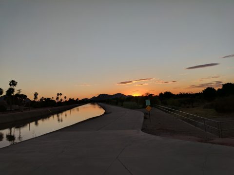 Photo Canal at sunset